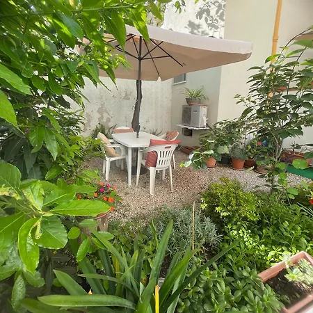 Apartment Flowered House With Garden *
